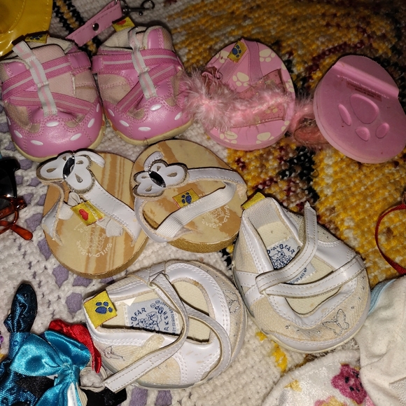 Lot of wyze and build a bear clothes - Picture 8 of 10